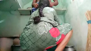 desi aunty have a sexual congress nearby go to the powder-room
